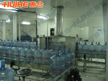 桶裝純凈水生產(chǎn)線 查看桶裝純凈水生產(chǎn)線實際圖片